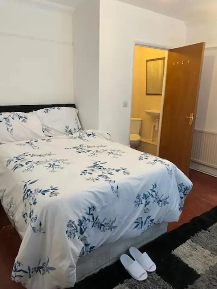 Guest house Spacious 4 Beds - All Private Bathrooms In Canary Wharf London
