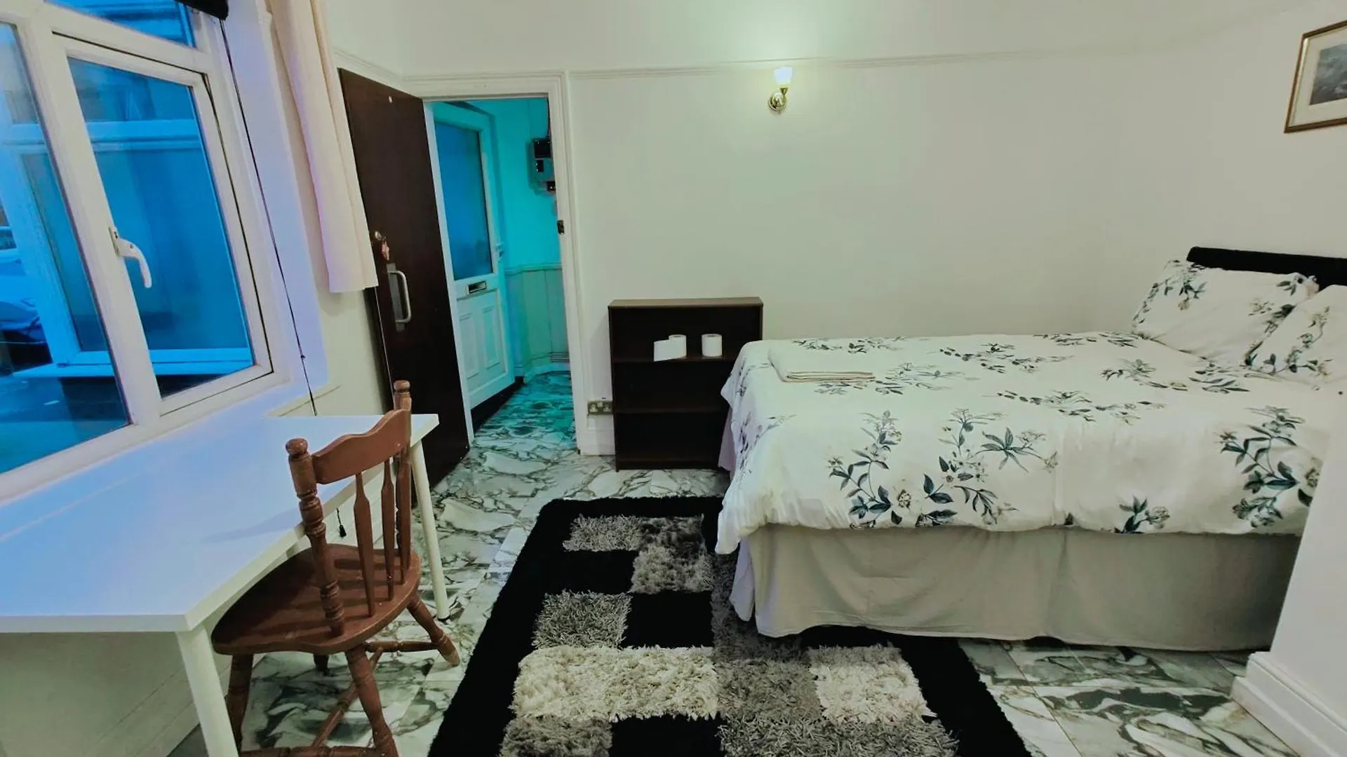 Spacious 4 Beds - All Private Bathrooms In Canary Wharf London United Kingdom