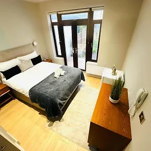 Guest house Ensuite Ii Great Location Close To Eye, London