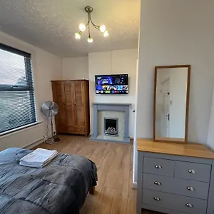 Guest house Private In Victorian House, Forest Hill,, London